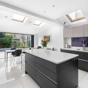 Holiday home Fabulous House - Only 10 Minutes Walk To Baths, Bath