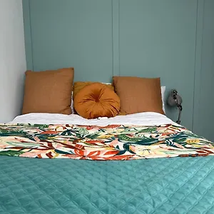 Homestay Accommodation, Near With Free Parking And High Speed Wi-fi, Bath