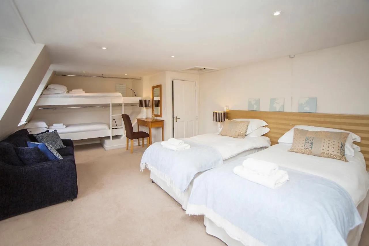 Stunning Spacious Central Apartment Near Parade Gardens Bath