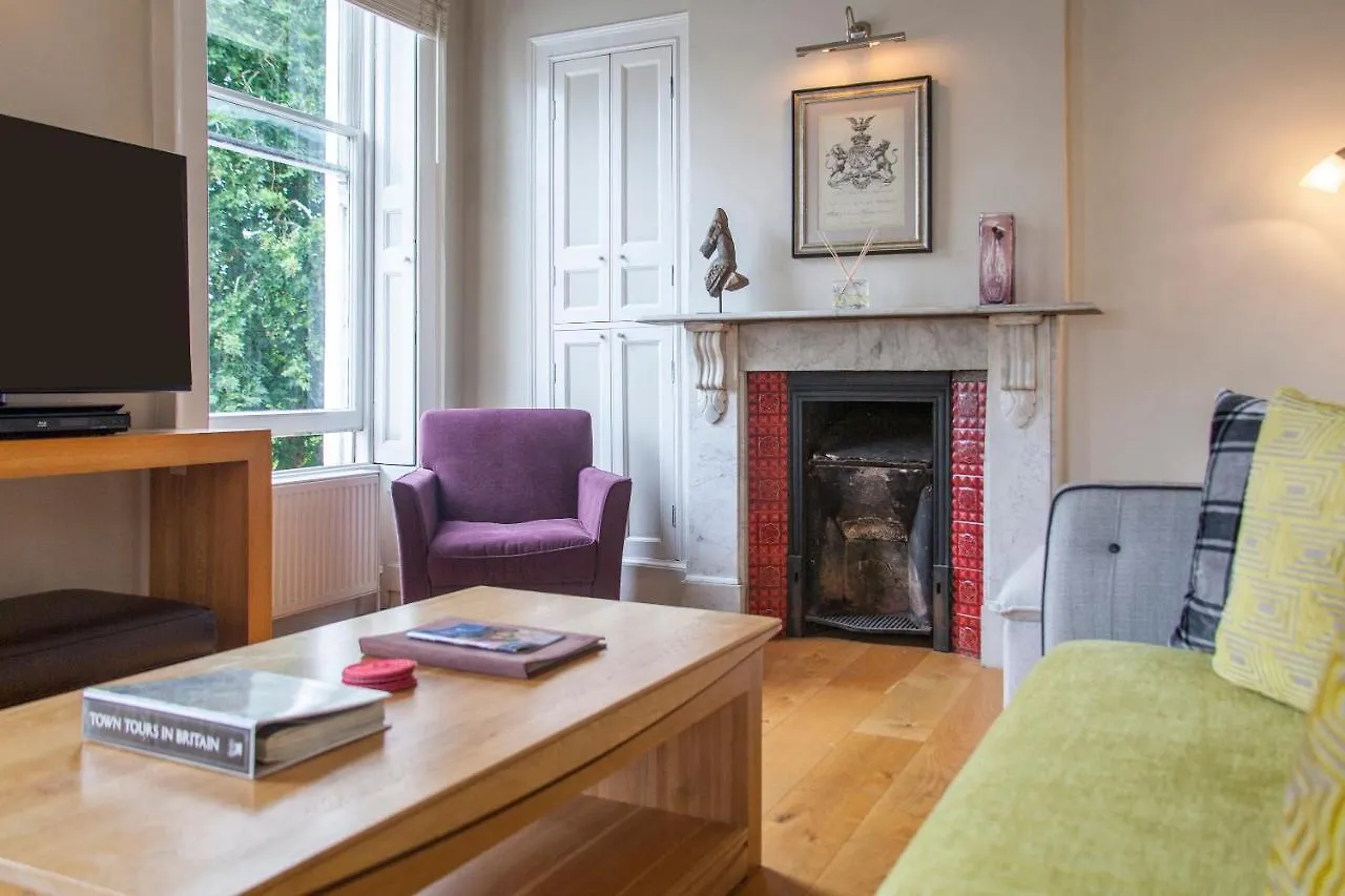 Stunning Spacious Central Apartment Near Parade Gardens Bath